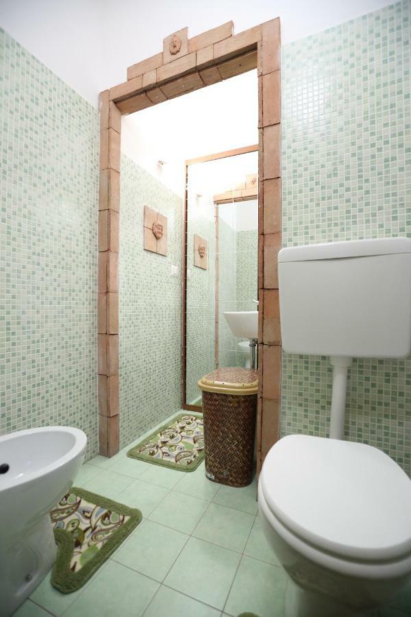 Sicilia In Miniatura "L'Atelier Dell'Etna" Bed & Breakfast ซัฟเฟรานา เอตเนอา ภายนอก รูปภาพ